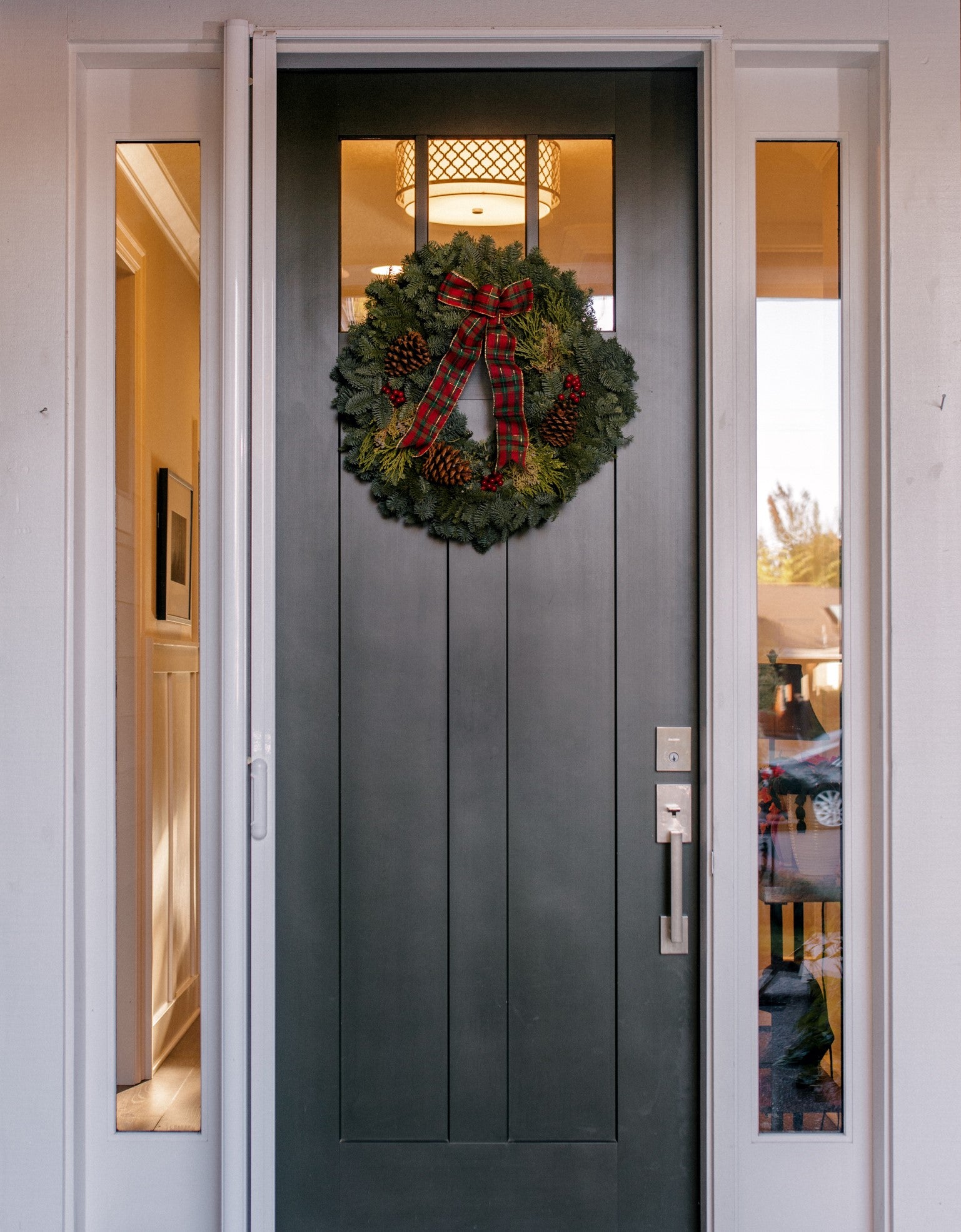 22" Traditional Mixed Noble Fir Wreath